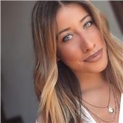 Studentessa che ha frequentato il liceo linguistico e una scuola di lingua in Spagna impartisce ripetizioni